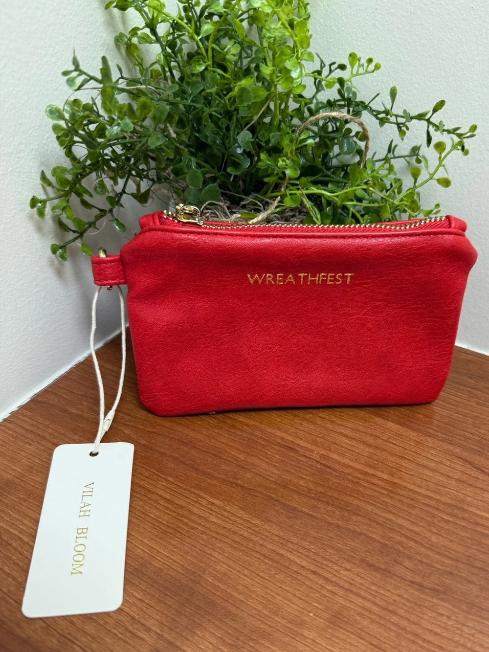 Red Genuine Leather Cosmetic Pouch Zip Bag WREATHFEST Vilah Bloom NWT - Picture 1 of 5